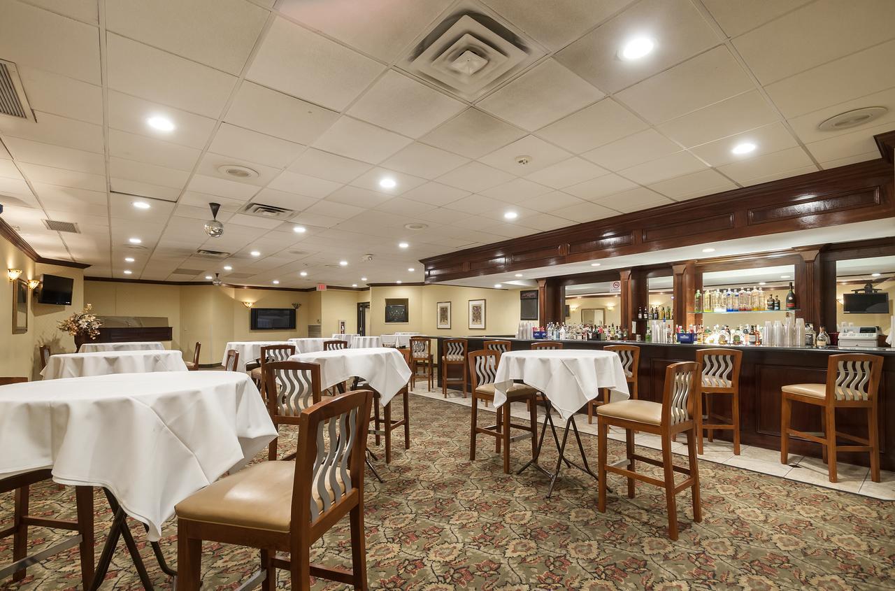 Quality Inn Windsor Mill Eksteriør bilde
