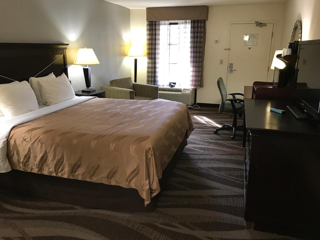 Quality Inn Windsor Mill Eksteriør bilde