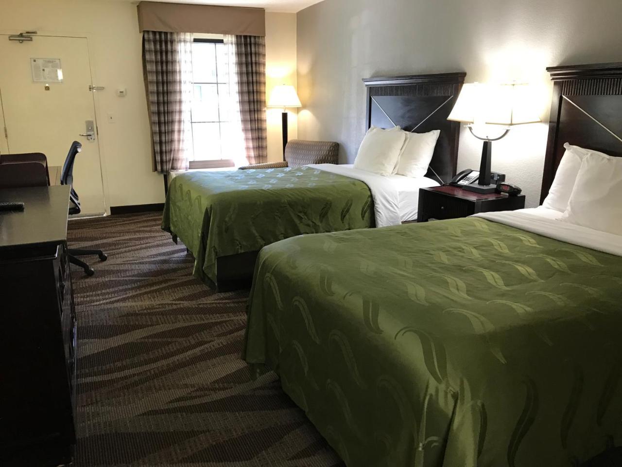 Quality Inn Windsor Mill Eksteriør bilde